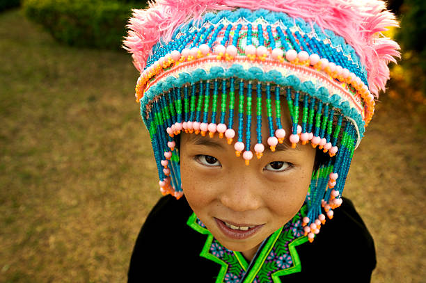 menina hmong tribo de colina - hmong imagens e fotografias de stock