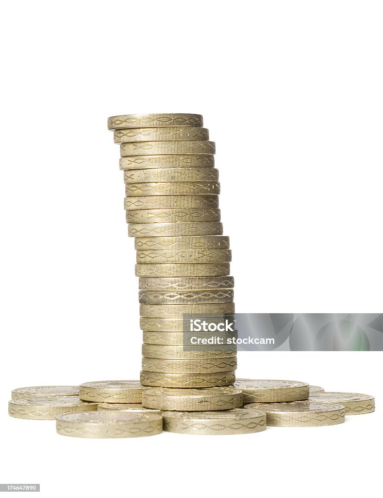 Куча фунт монеты на белом - Стоковые фото Банковское дело роялт�и-фри