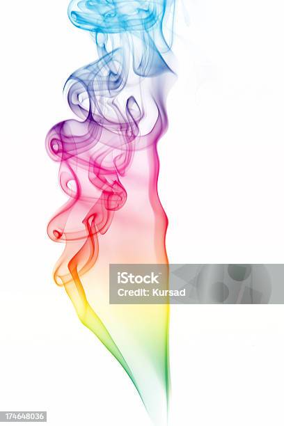 Colorato Fumo - Fotografie stock e altre immagini di Arcobaleno - Arcobaleno, Arte, Arte, Cultura e Spettacolo