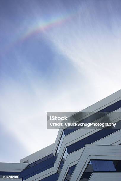 Cirro Nuvens De Céu De Arcoíris Office Park - Fotografias de stock e mais imagens de Abstrato - Abstrato, Acima, Alto - Descrição Física