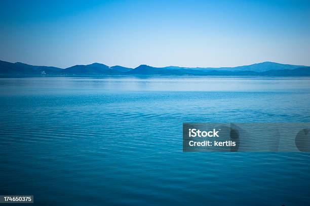 山々と水 - Horizonのストックフォトや画像を多数ご用意 - Horizon, イタリア, カラー画像