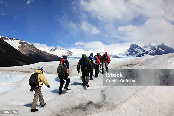 Foto de Grupo De Caminhada Na Geleira Perito Moreno Patagônia Argentina e mais fotos de stock de Geleira Moreno