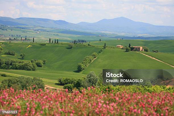 Val Dorcia Toscana Italia Scena Della Primavera - Fotografie stock e altre immagini di Abbandonato - Abbandonato, Assenza, Bellezza naturale