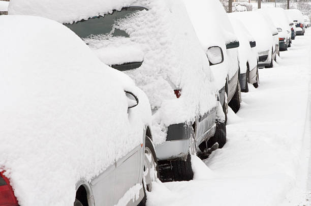 istock Snow Covered Cars 174651538