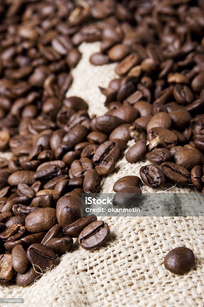 Ziarna kawy - Zbiór zdjęć royalty-free (Barwne tło)