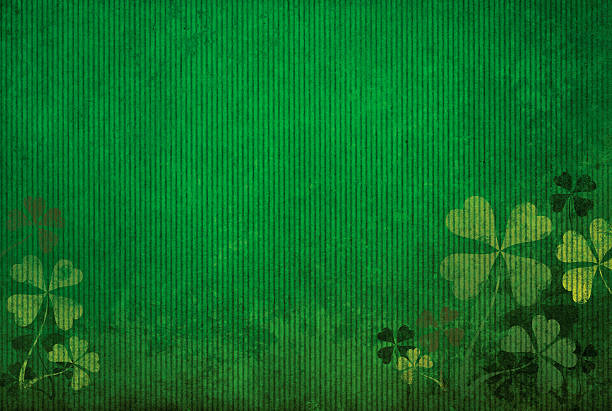 зеленый гранж фон с shamrocks - corrugated cardboard cardboard backgrounds material stock illustrations