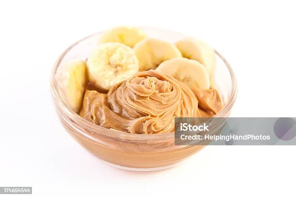 Foto de Pasta De Amendoim E Bananas e mais fotos de stock de Banana - Banana, Creme de Amendoim, Cortado em Pedacinhos