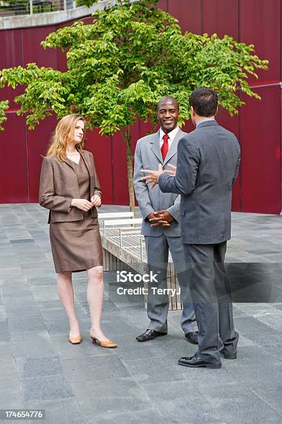 Reunión Informal Foto de stock y más banco de imágenes de Adulto - Adulto, Africano-americano, Afrodescendiente