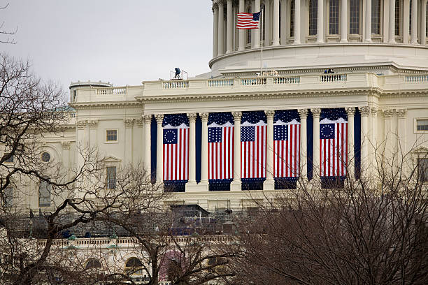 presidente barack obama di insediamento, washington dc capitol building - inauguration into office washington dc barack obama capitol building foto e immagini stock