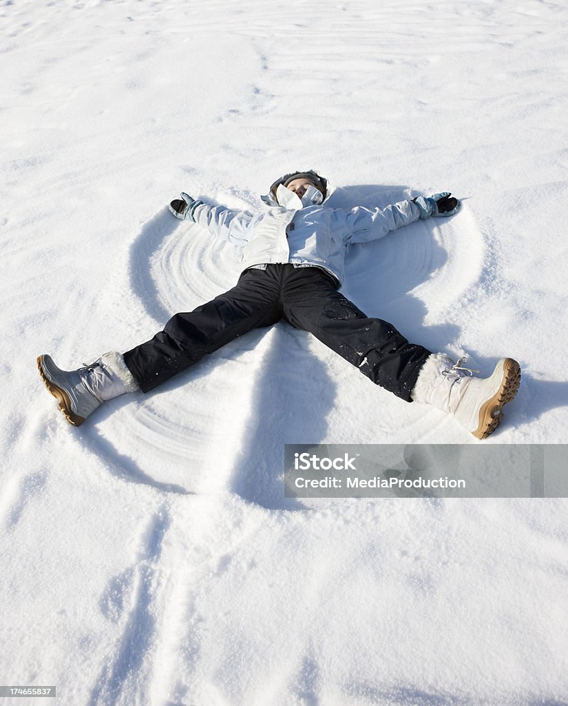 Angelo della neve - Foto stock royalty-free di Abiti pesanti