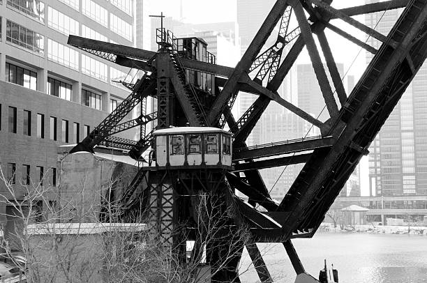 puente de ferrocarril kinzie street - kinzie street railroad bridge fotografías e imágenes de stock