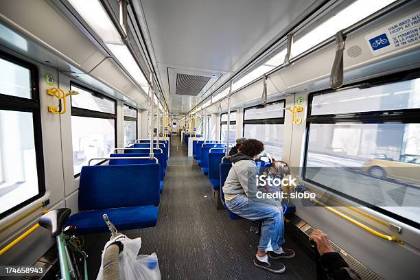 Öffentlichen Verkehrsmittel Stockfoto und mehr Bilder von Blau - Blau, Erwachsene Person, Fahrzeugsitz