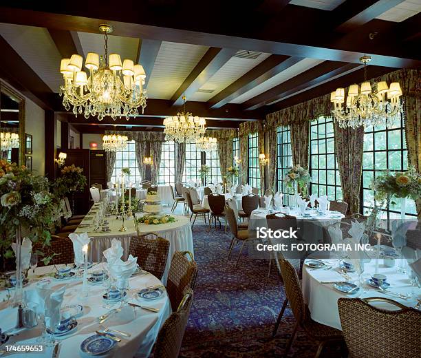 Boda Hall Antes De Cenar Foto de stock y más banco de imágenes de Grande - Grande, Recepción nupcial, Boda