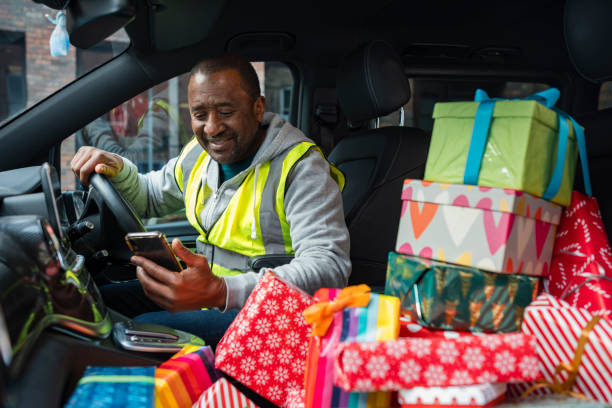 istock Delivering Christmas Presents in the City 1746598007