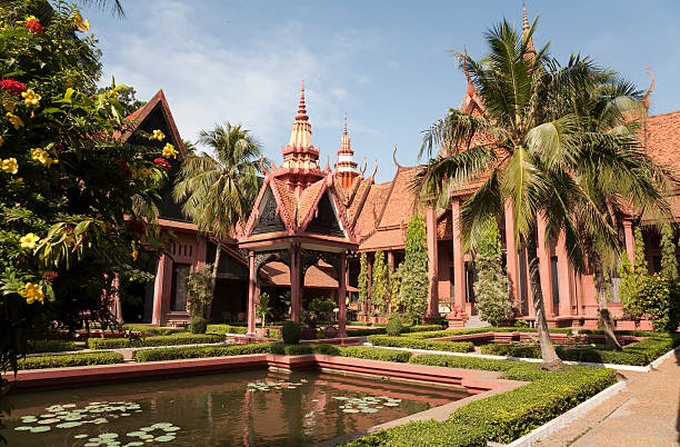 museu nacional em phnom penh, camboja - phnom penh - fotografias e filmes do acervo
