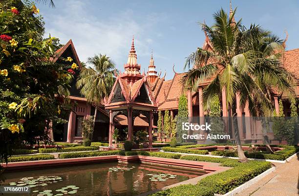 Museu Nacional De Phnom Penh Camboja - Fotografias de stock e mais imagens de Phnom Penh - Phnom Penh, Camboja, Capitais internacionais