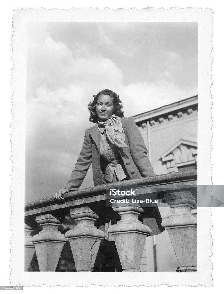 Giovane donna nel 1935, bianco e nero - Foto stock royalty-free di Donne