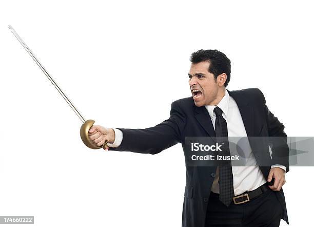 Photo libre de droit de Se Battre Pour Les Voyageurs Daffaires banque d'images et plus d'images libres de droit de Chevalier en armure - Chevalier en armure, Fond blanc, Épée