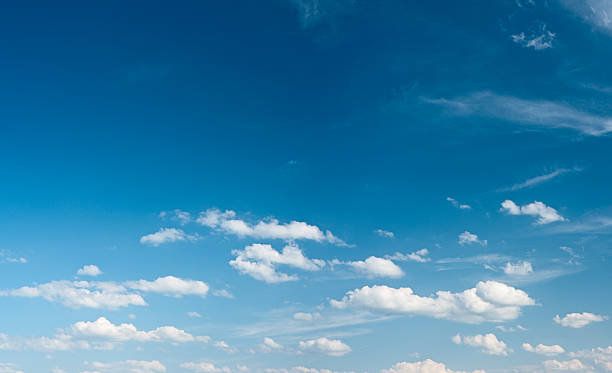 ブルースカイパノラマ 21 mpix の xxxl サイズ - cirrus cloud cloudscape stratus ストックフォトと画像