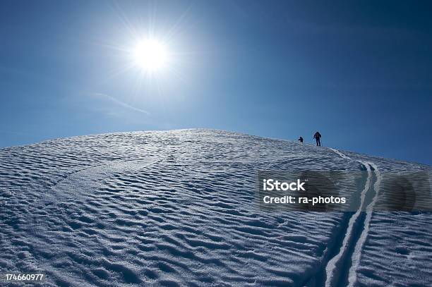 Lo Sci Alpinismo - Fotografie stock e altre immagini di Alpi - Alpi, Alpinismo, Ambientazione esterna