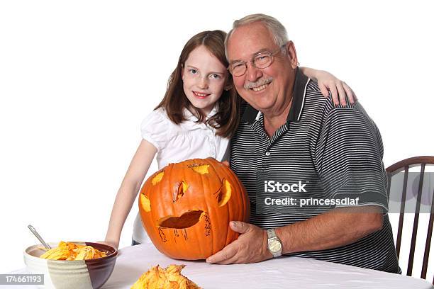 Foto de Escultura De Abóbora e mais fotos de stock de 10-11 Anos - 10-11 Anos, 8-9 Anos, Abraçar