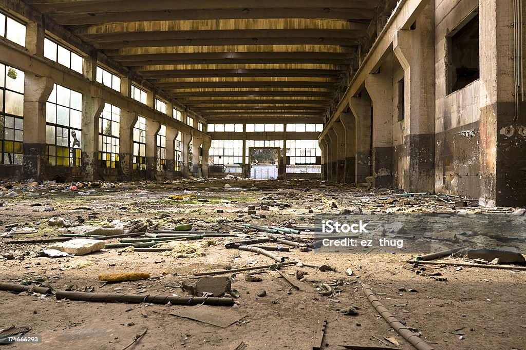 Abandonado Edifício industrial - Foto de stock de Abandonado royalty-free