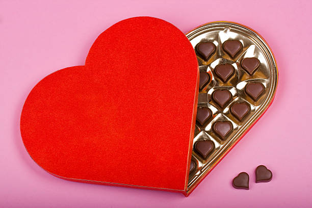 발렌타인 하트 초콜릿 상자. - candy heart 이미지 뉴스 사진 이미지