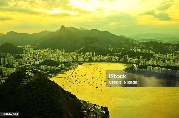 Bahía De Río De Janeiro Foto de stock y más banco de imágenes de Agua - Agua, Aire libre, Anochecer
