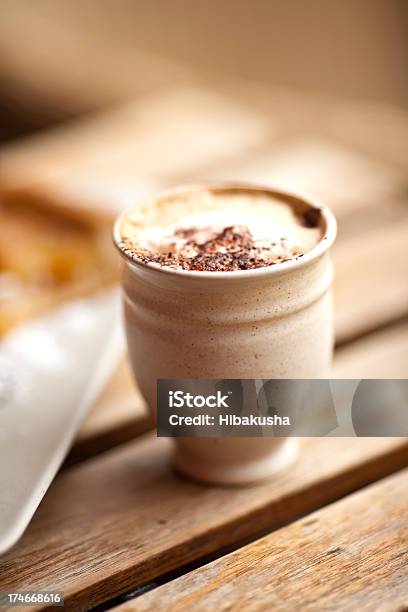 Mokka Kaffee Stockfoto und mehr Bilder von Cappuccino - Cappuccino, Aufschäumen, Zimt