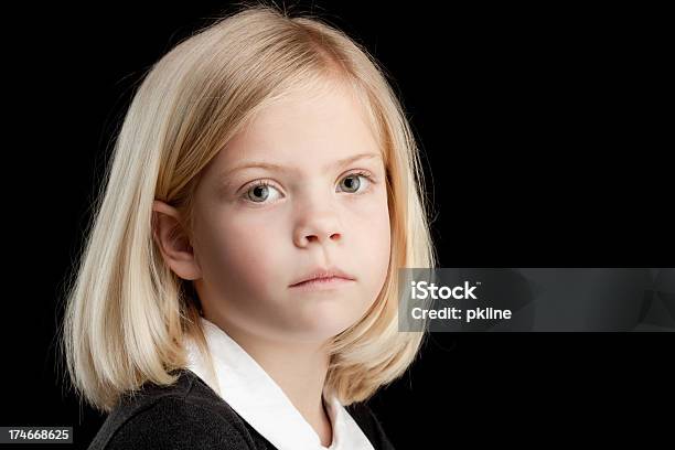 Foto de Grave Menina e mais fotos de stock de 4-5 Anos - 4-5 Anos, 6-7 Anos, Aluna