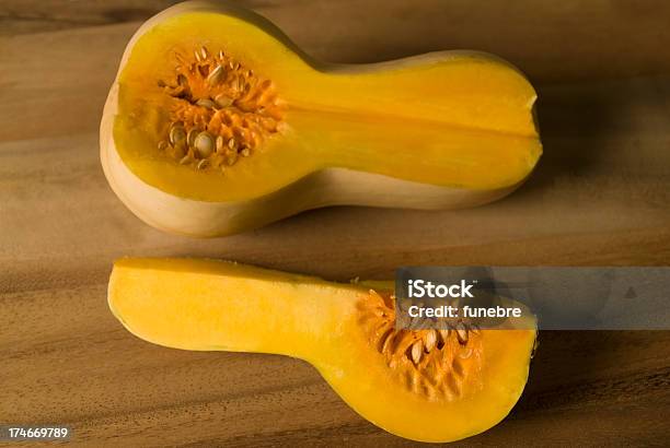 Abóboras E Noz Branca - Fotografias de stock e mais imagens de Abóbora Butternut - Abóbora Butternut, Alimentação Saudável, Amarelo