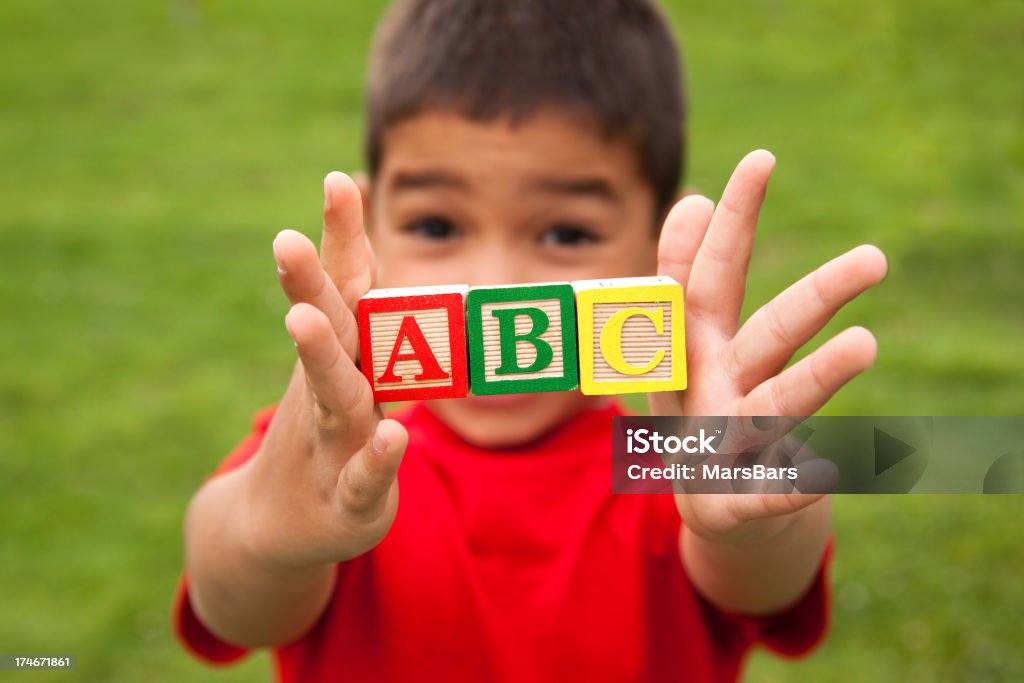 Junge mit ABC-Blöcke - Lizenzfrei Kind Stock-Foto