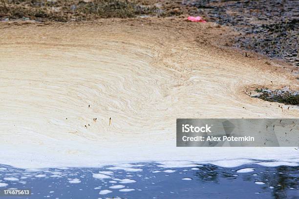 Wasserverschmutzung Giftmüll Stockfoto und mehr Bilder von Abwasser - Abwasser, Bach, Blau