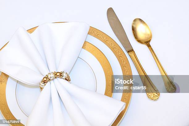 Weiß Und Gold Eleganten Ambiente Stockfoto und mehr Bilder von Gedeck - Gedeck, Gold - Edelmetall, Goldfarbig