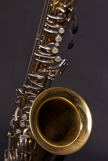 vintage sassofono tenore - jazz latino foto e immagini stock