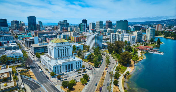 wide view of oakland city in california with aerial of alameda county superior courthouse - san francisco bay area fotos imagens e fotografias de stock