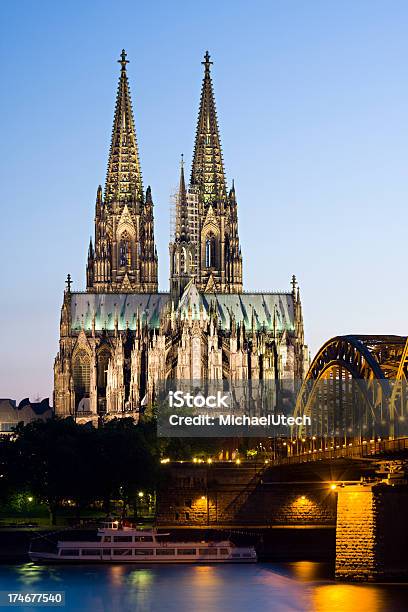 Catedral De Colónia - Fotografias de stock e mais imagens de Catedral de Colónia - Catedral de Colónia, Alemanha, Alto - Descrição Física