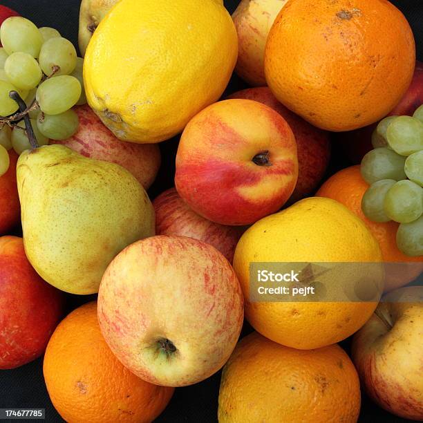Un Sacco Di Frutta - Fotografie stock e altre immagini di Arancia - Arancia, Mela, Cibi e bevande