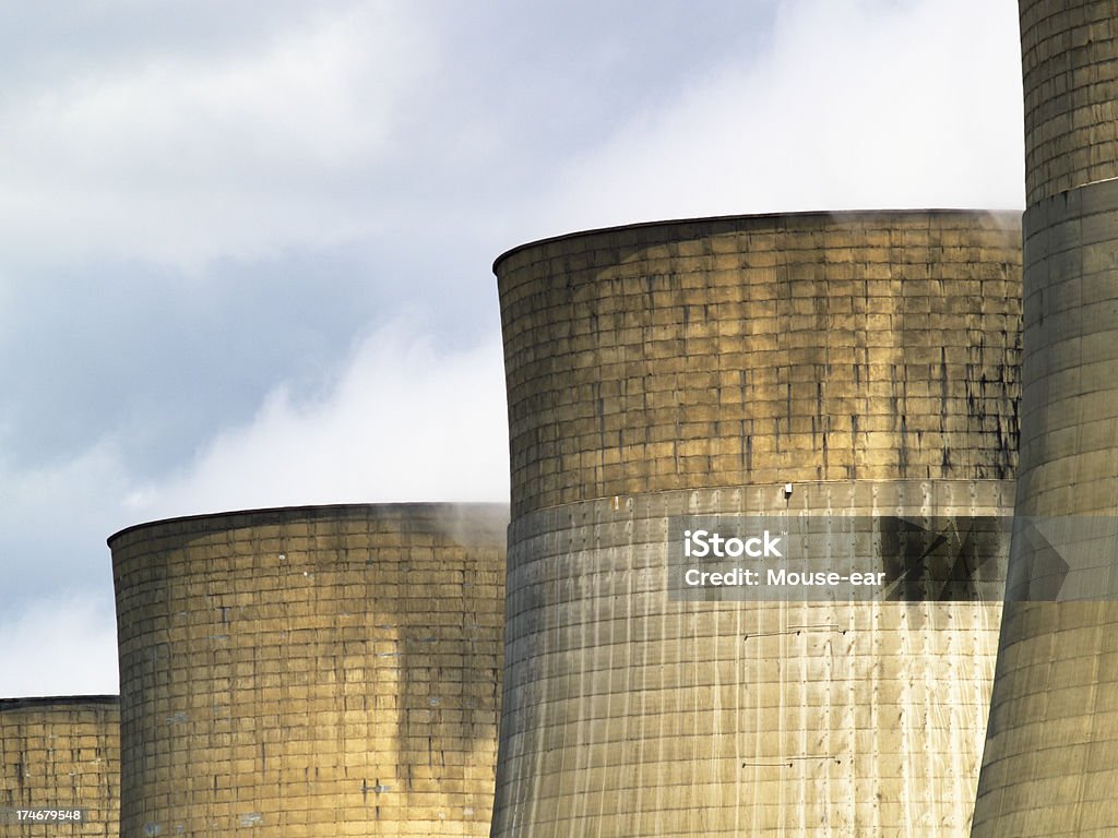 Linha de Potência de arrefecimento towers, - Royalty-free Alterações climáticas Foto de stock