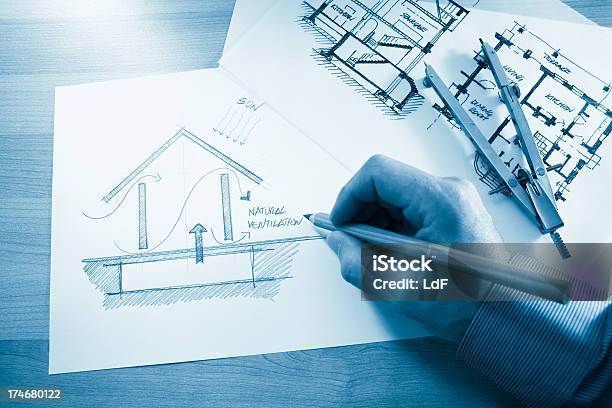 Projektowanie Trwałego Domy - zdjęcia stockowe i więcej obrazów Architekt - Architekt, Energia słoneczna, Architektura