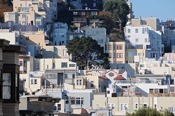 istock Homes on hill in San Francisco 174680339
