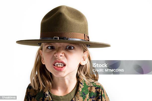 Angry Niña Foto de stock y más banco de imágenes de Ejército - Ejército, Niño, Niñas