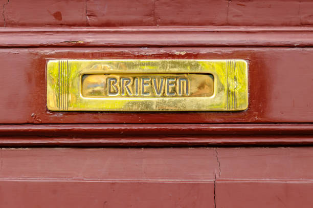 Letterbox showing \