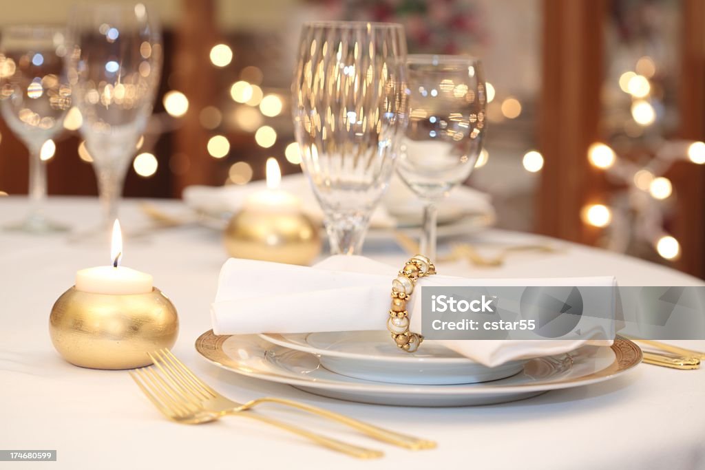 Local elegante ambiente com ouro, branco e crystal - Foto de stock de Natal royalty-free