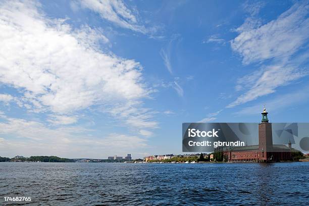 Foto de Prefeitura De Estocolmo e mais fotos de stock de Alto - Descrição Geral - Alto - Descrição Geral, Arquitetura, Cloudscape