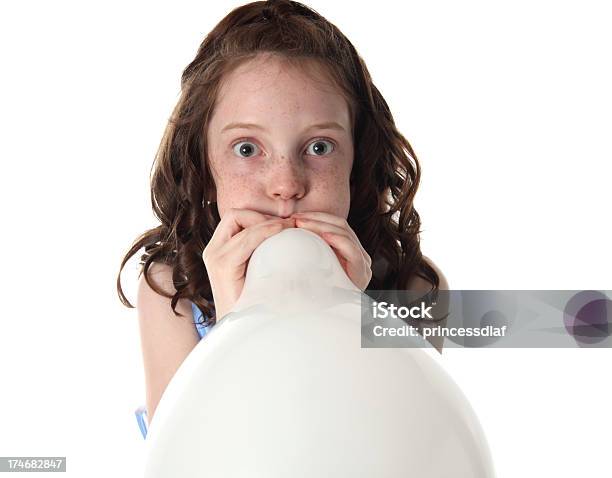 Надувать A Balloon — стоковые фотографии и другие картинки 10-11 лет - 10-11 лет, Белый, Белый фон