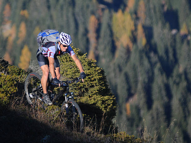 istock outdoor sport mounatinbiking 174683183
