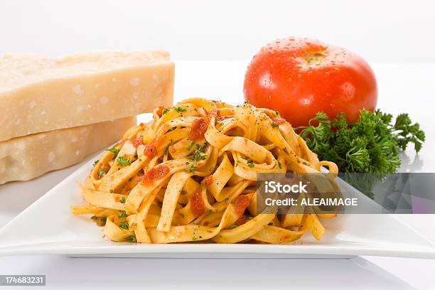 Pasta Stockfoto und mehr Bilder von Essgeschirr - Essgeschirr, Farbbild, Fettuccine