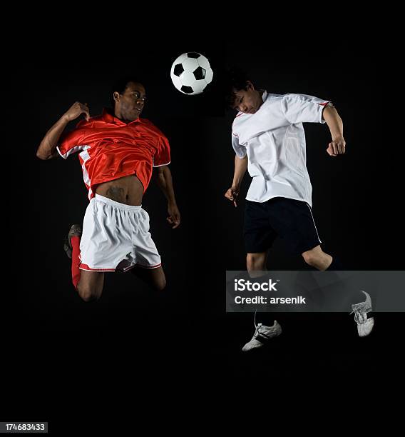 Foto de Cabeçalho e mais fotos de stock de Bola de Futebol - Bola de Futebol, Cabeçada, Futebol