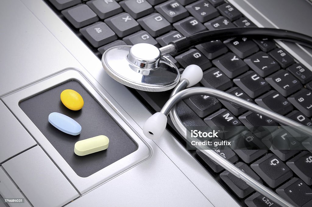 Medicina on-line - Foto de stock de Amarelo royalty-free